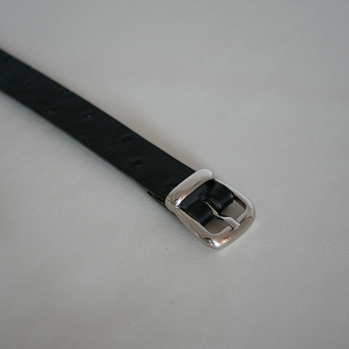 Ceinture fine femme Huguette – Boucle double argentée