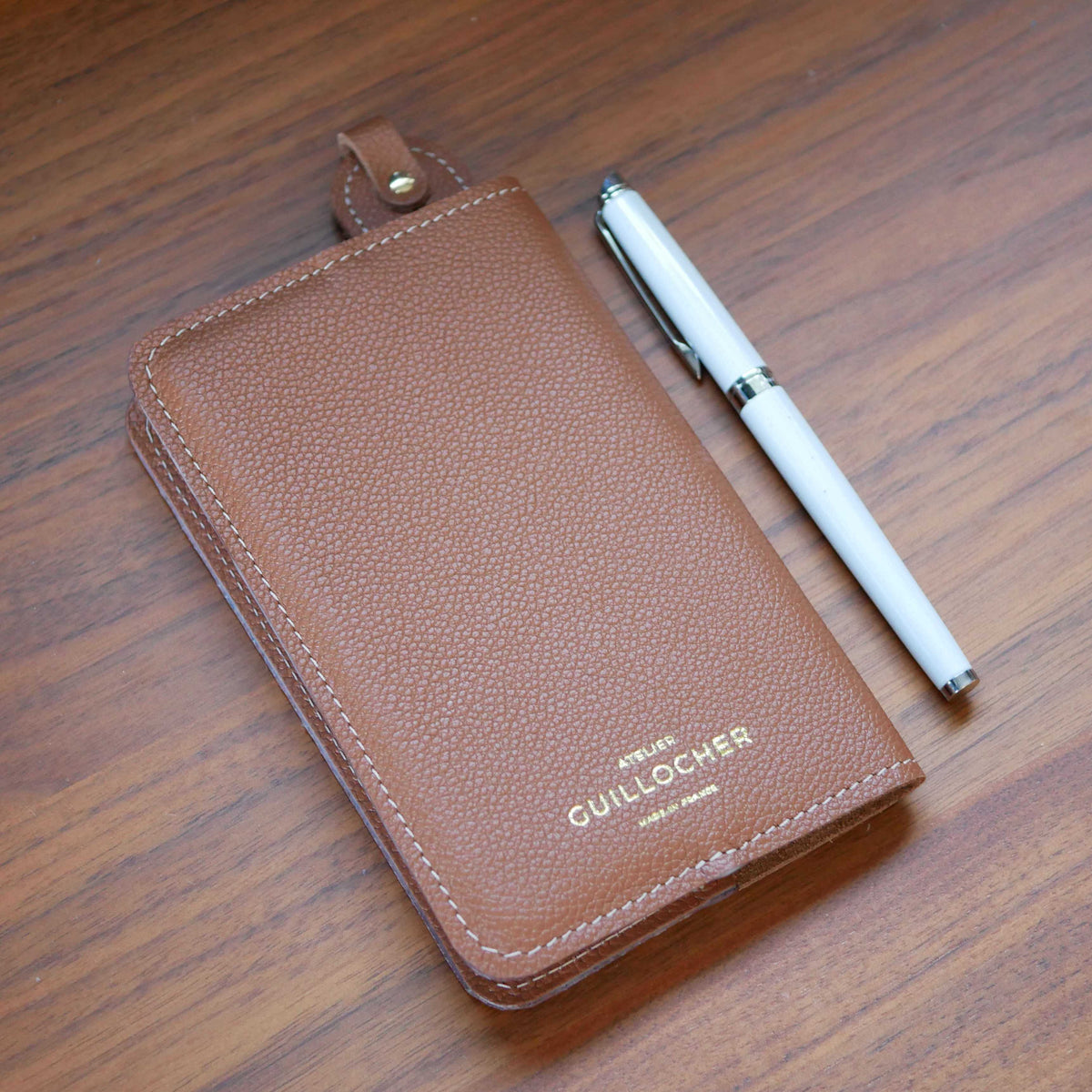 Petit protège-carnet en cuir personnalisable