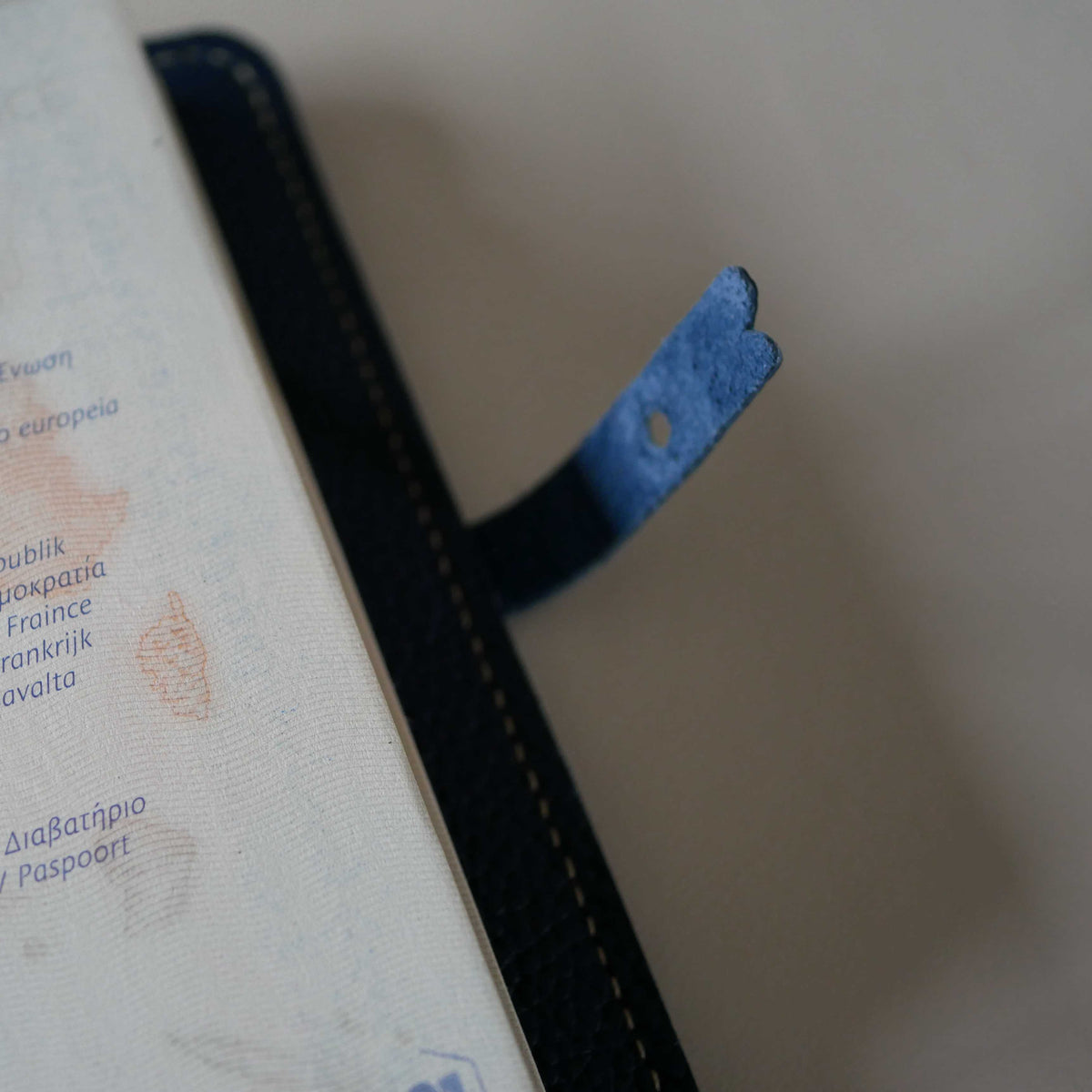 Protège-passeport en cuir personnalisable