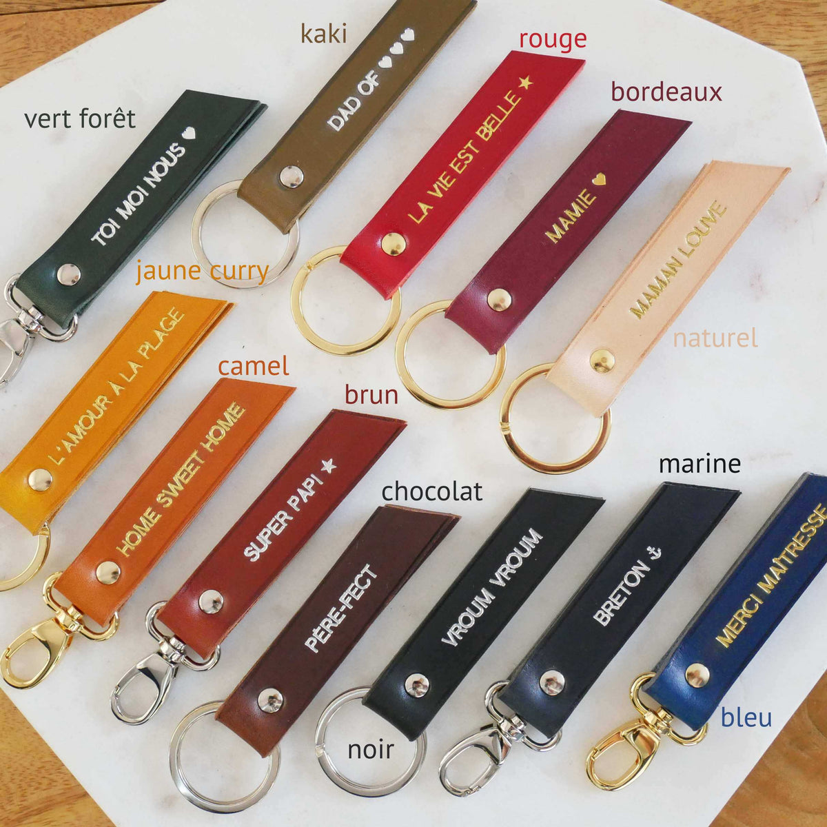 Porte-clés RUBAN Atelier Guillocher en cuir tannage végétal personnalisés avec marquage doré ou argenté