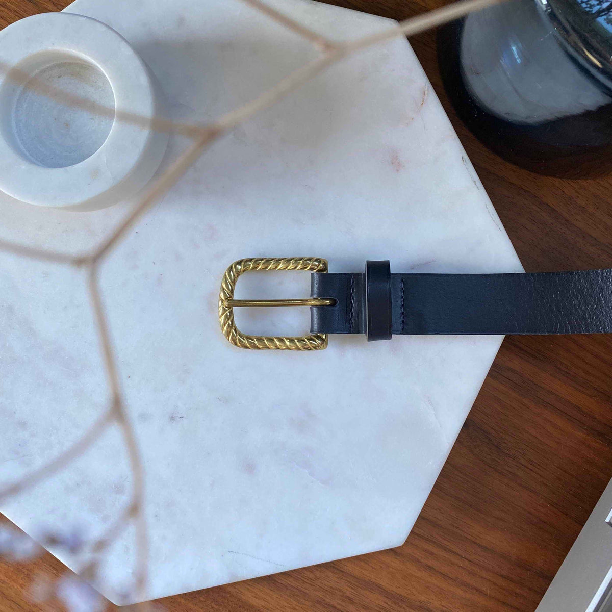 Ceinture femme Germaine large en cuir – Boucle torsadée