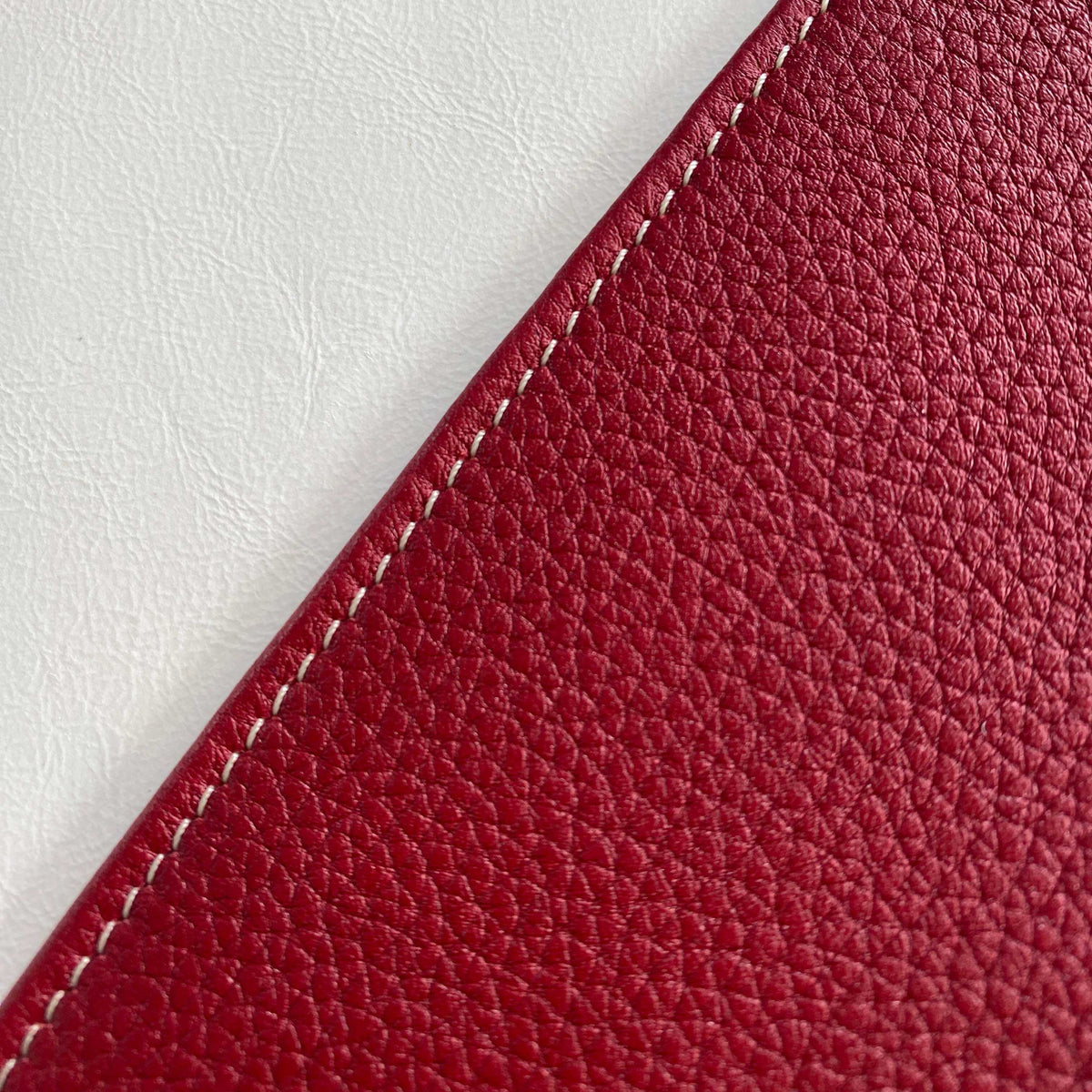 Petit protège-carnet en cuir personnalisable