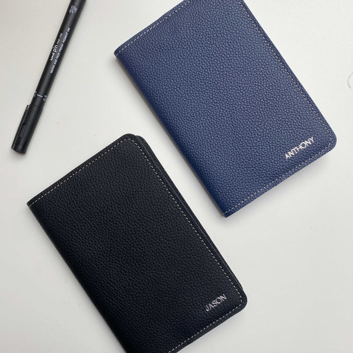 Petit protège-carnet en cuir personnalisable